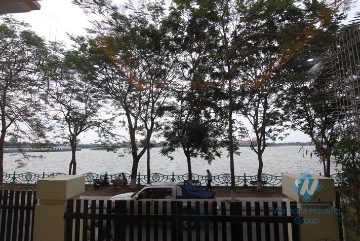 105 sqm office for rent in Tay Ho, Hanoi.